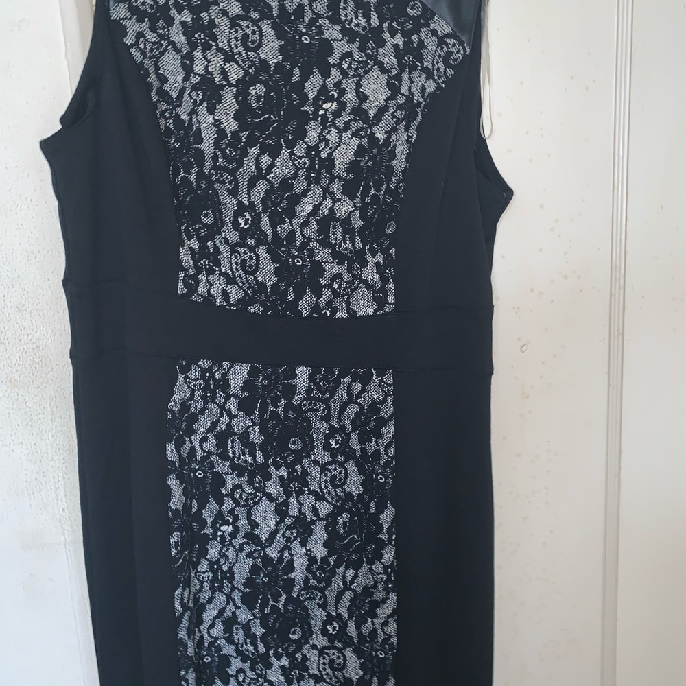Dress - Picture 3 of 6
